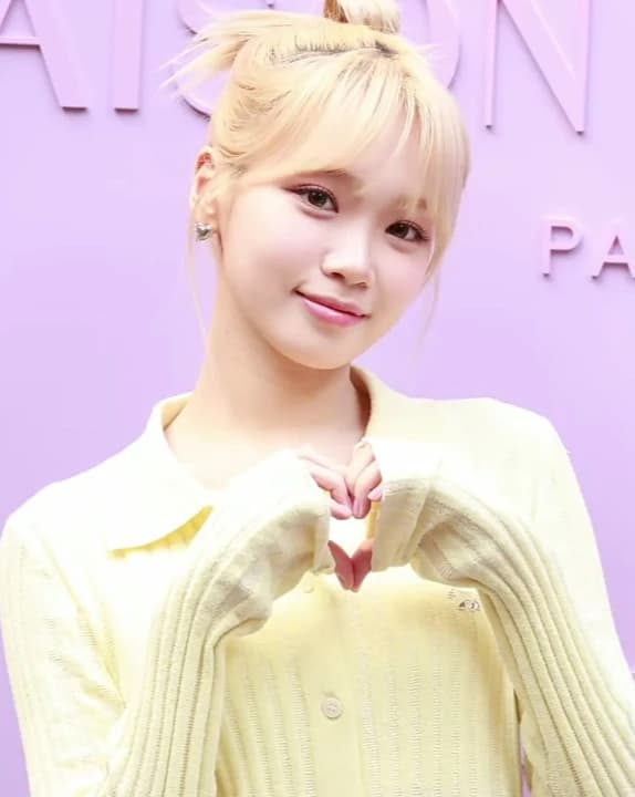 Chaewon (LE SSERAFIM) wearing cool jewel-toned gowns with sharp contrast, showcasing glacier blue, raspberry, graphite, arctic white, and ultra black from the Cool Winter palette.