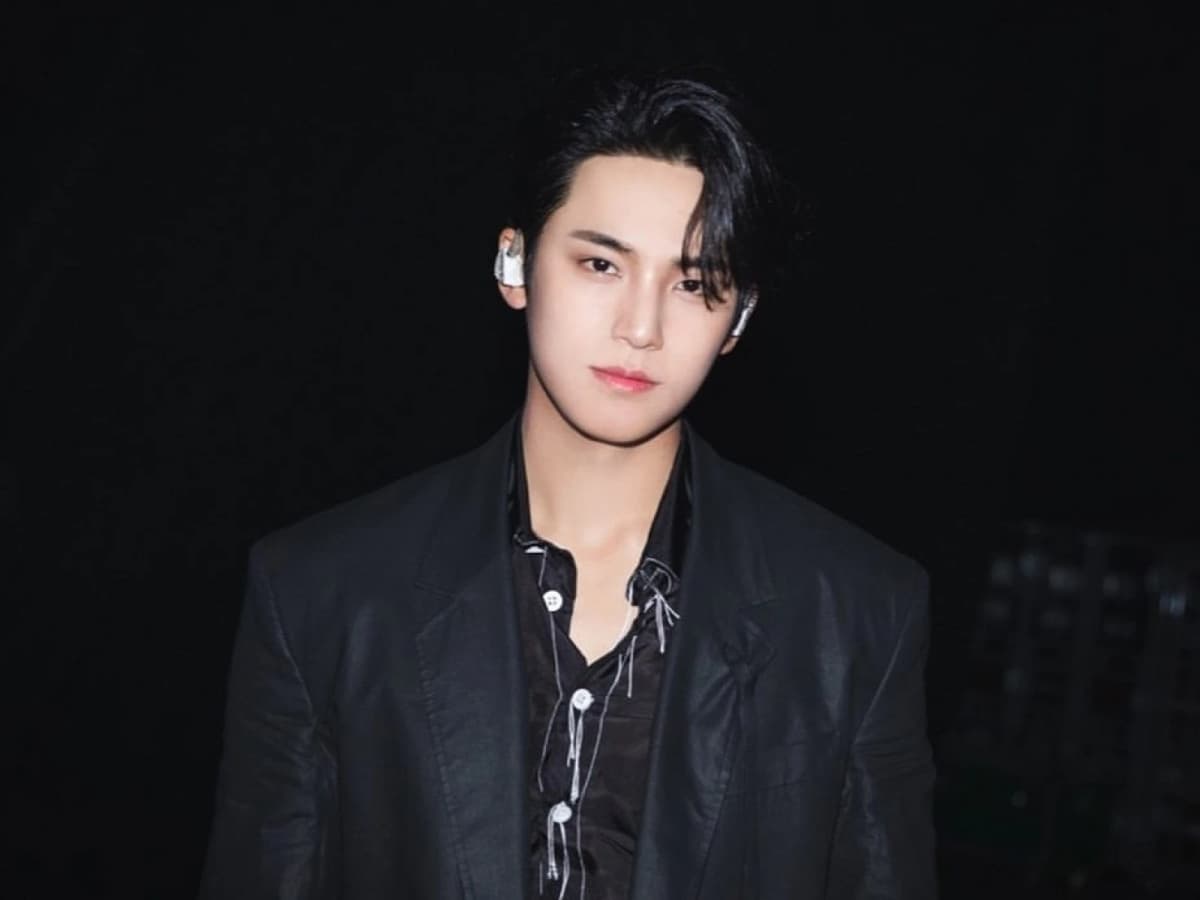 Editorial gallery of Mingyu (SEVENTEEN) styled in soft summer outfits blending dusty mauve, mist blue, and slate neutrals, highlighting heather gray, dusty mauve, mist blue, slate green, and antique silver.