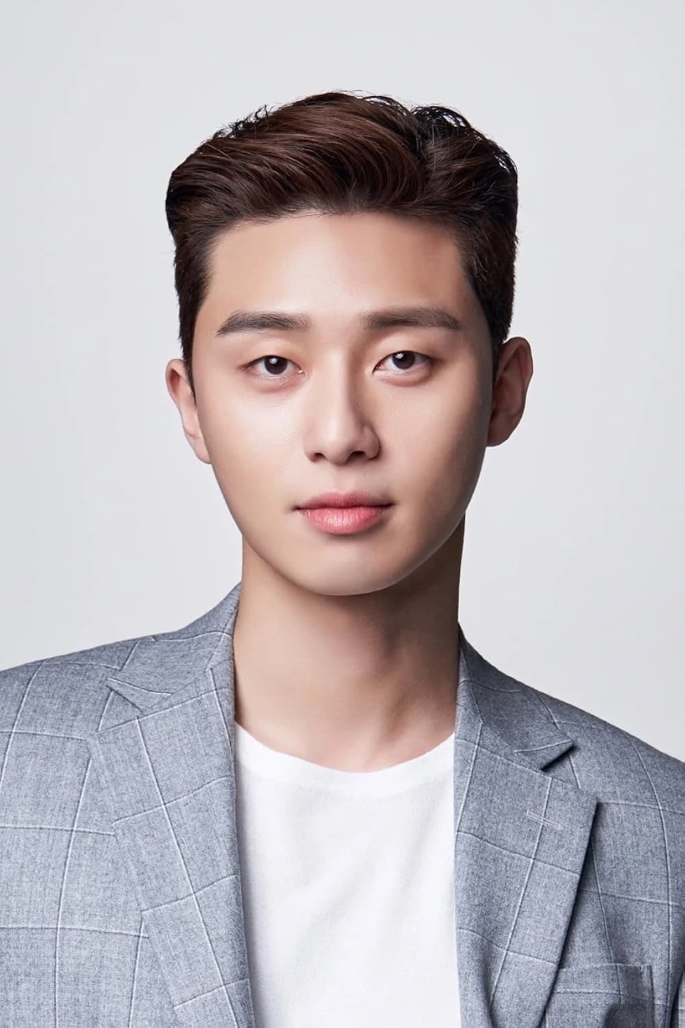 Editorial gallery of Park Seo-joon styled in true summer outfits mixing navy, raspberry, and soft lavender, highlighting powder blue, soft lilac, rose quartz, silvery sage, and midnight plum.