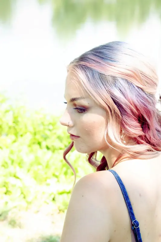 Soft summer celebrity examples: fashion styling with cool, muted colors for seasonal color analysis Soft summer celebrity examples: fashion styling with cool, muted colors for seasonal color analysis