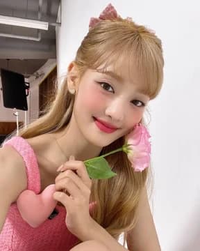 Minnie ((G)I-DLE) — Light Spring styling | Palette Hunt Editorial gallery of Minnie ((G)I-DLE) styled in light spring looks full of sherbet pinks, mint greens, and warm ivory, highlighting sherbet peach, sea glass, buttermilk, mint foam, and rose coral.