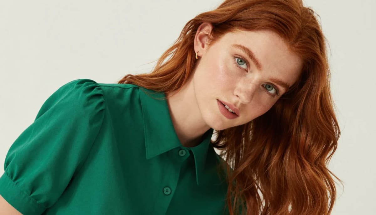 Couleurs pour Cheveux Roux et Yeux Verts | Rare et Saisissant Couleurs pour Cheveux Roux et Yeux Verts | Rare et Saisissant — flattering shades including vert forêt, émeraude, vert chasseur, bleu canard profond