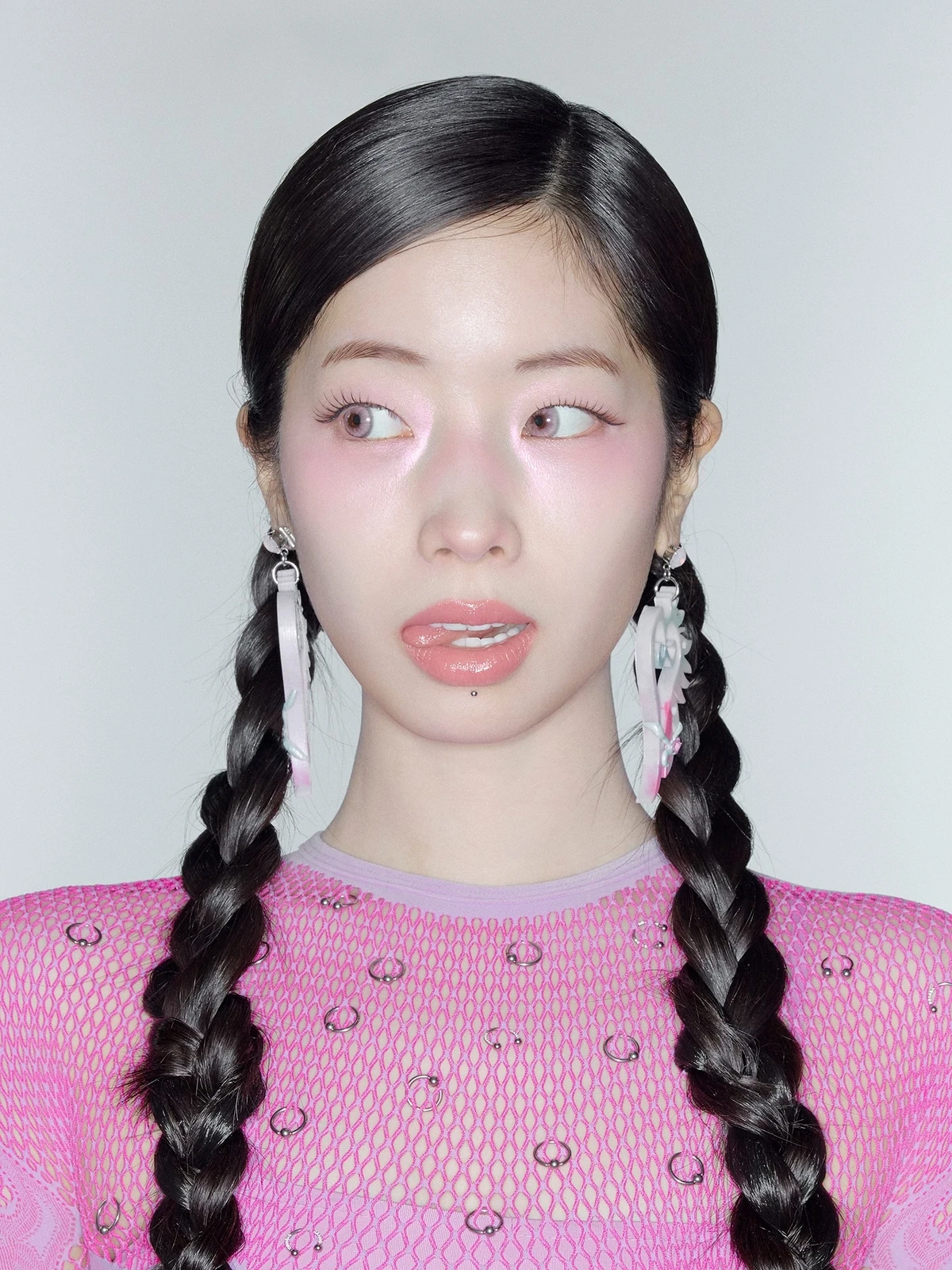 Dahyun (TWICE) color palette inspiration