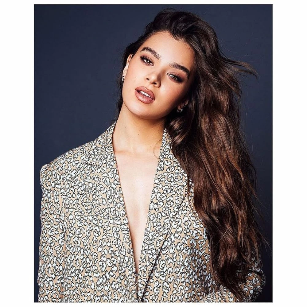Hailee Steinfeld color palette inspiration