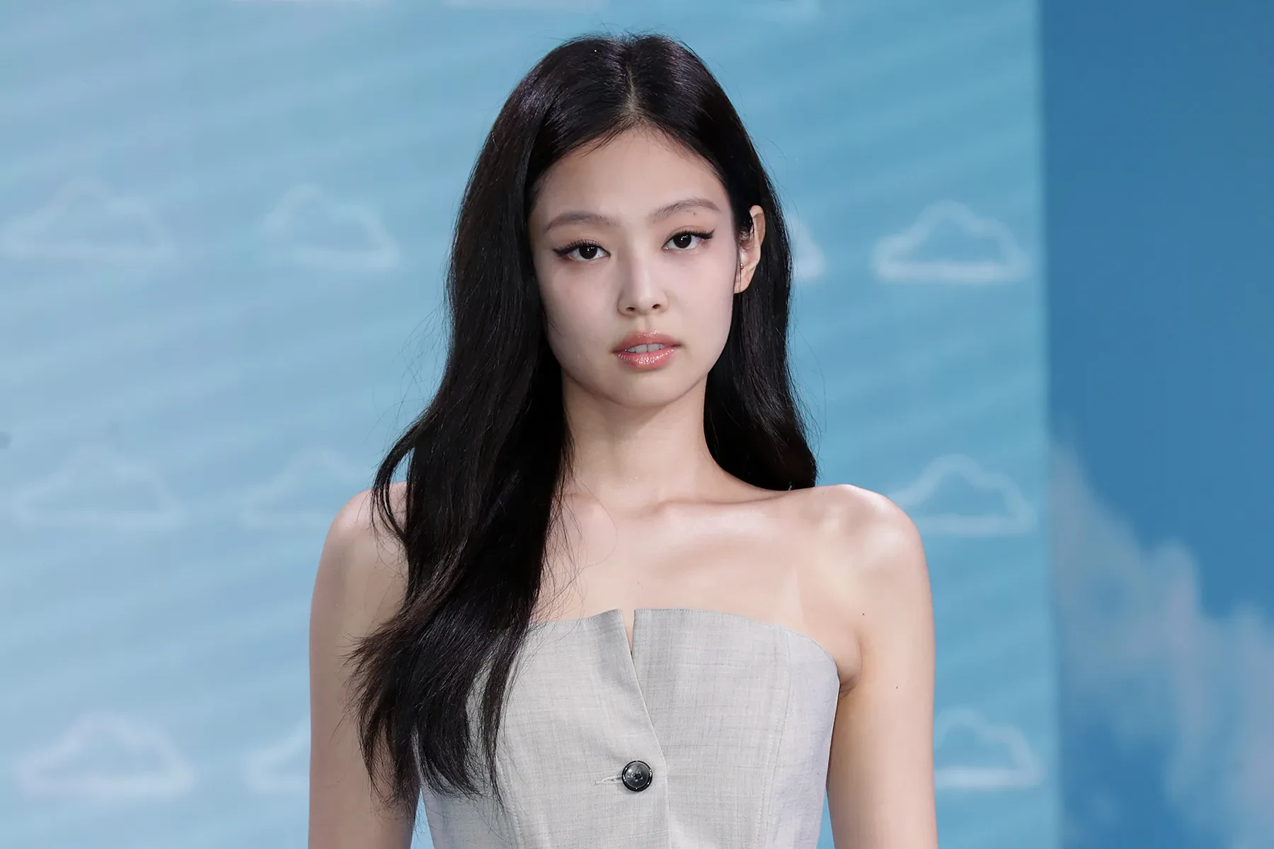 Jennie (BLACKPINK) color palette inspiration