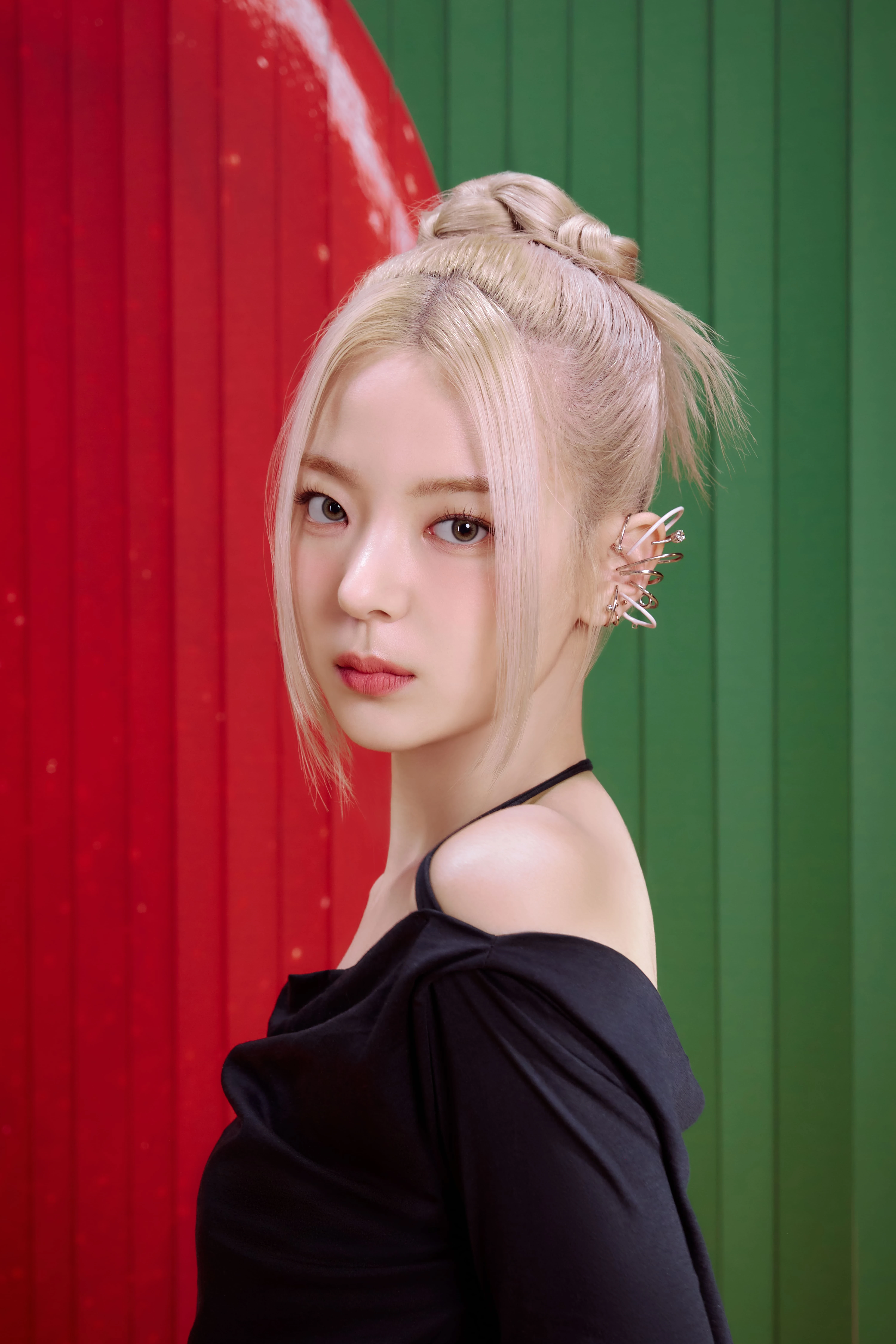 Lia (ITZY) color palette inspiration