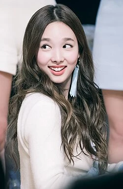 Nayeon (TWICE) color palette inspiration