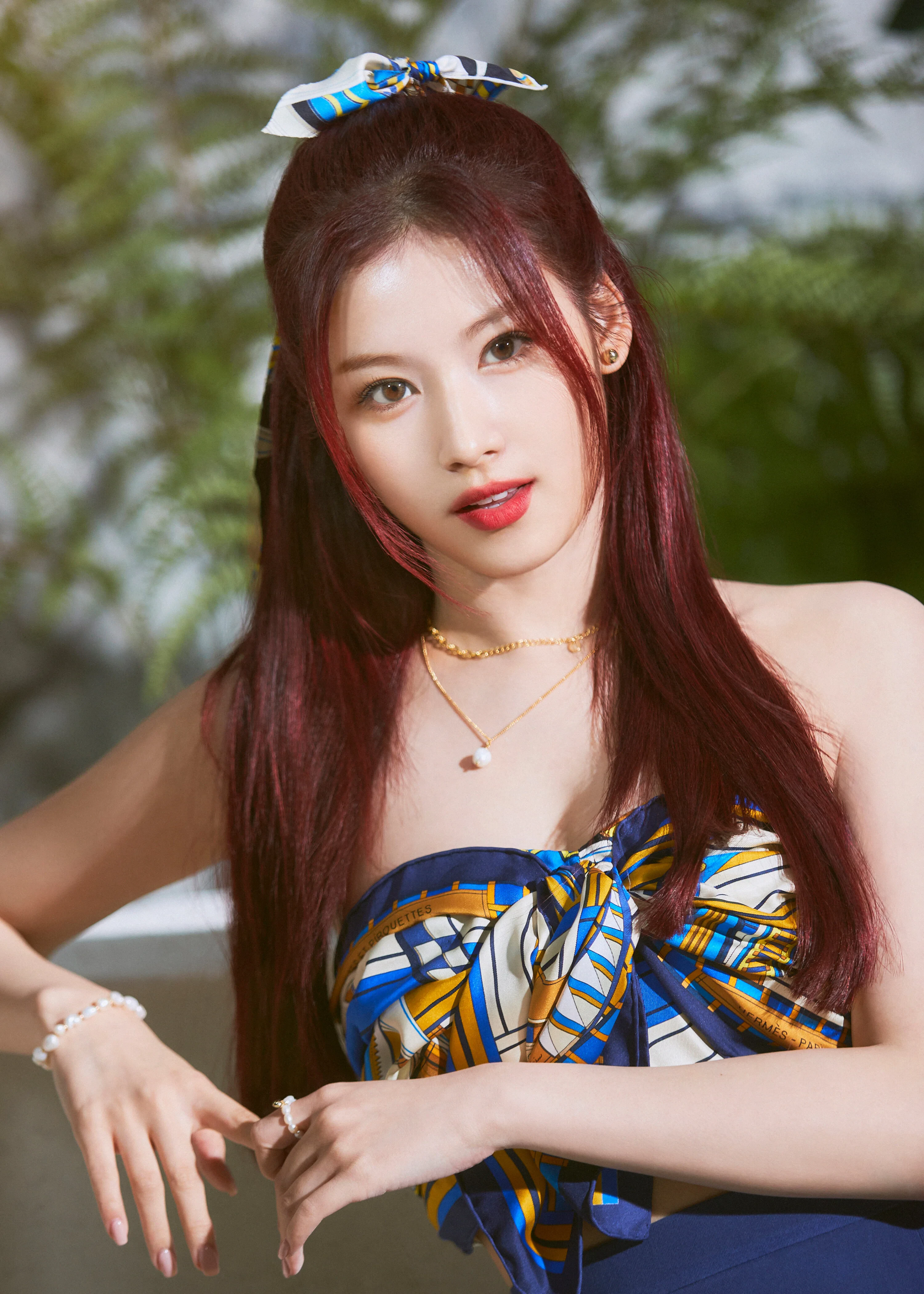 Sana (TWICE) color palette inspiration